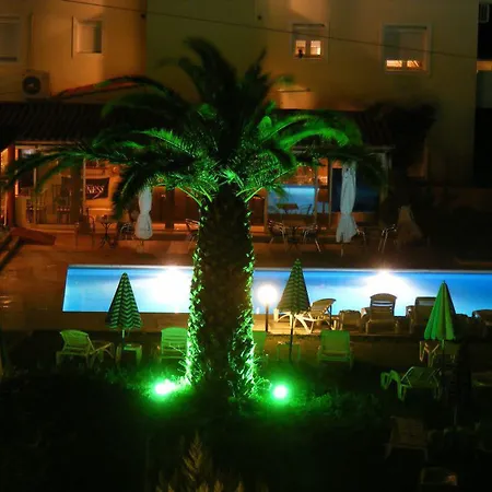 Hotel Australia 2*